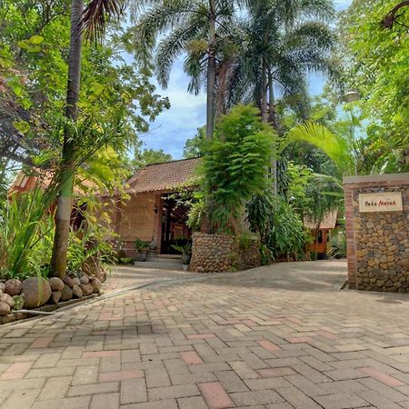 Bata Merah Homestay Banyuwangi  Buitenkant foto