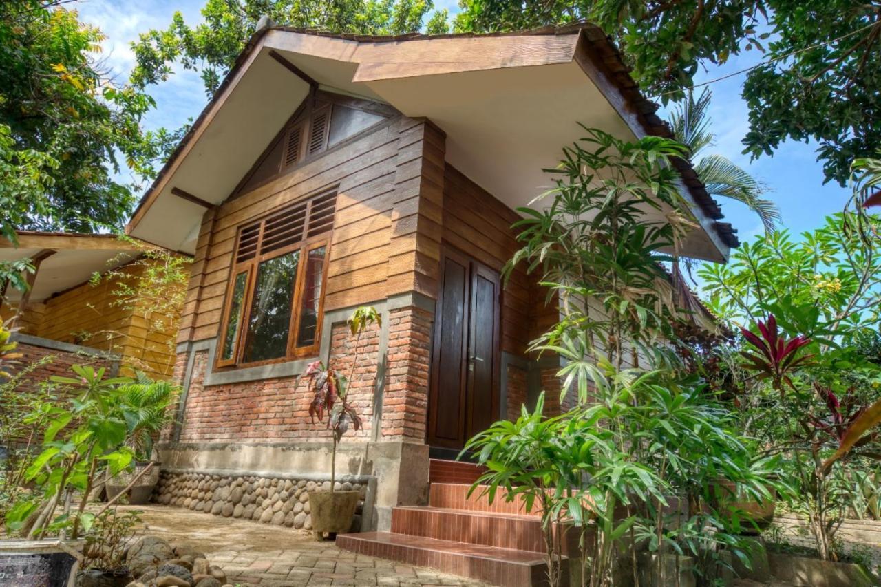 Bata Merah Homestay Banyuwangi  Buitenkant foto