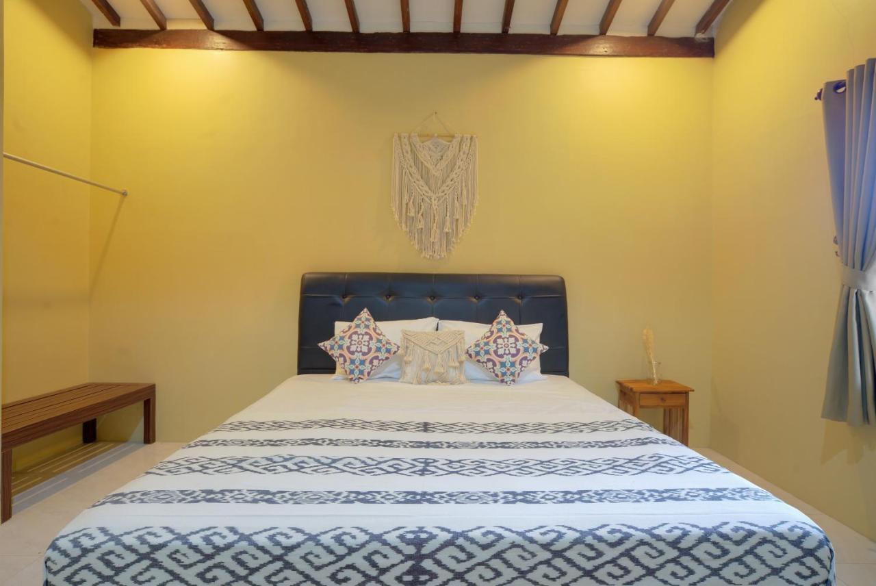 Bata Merah Homestay Banyuwangi  Buitenkant foto