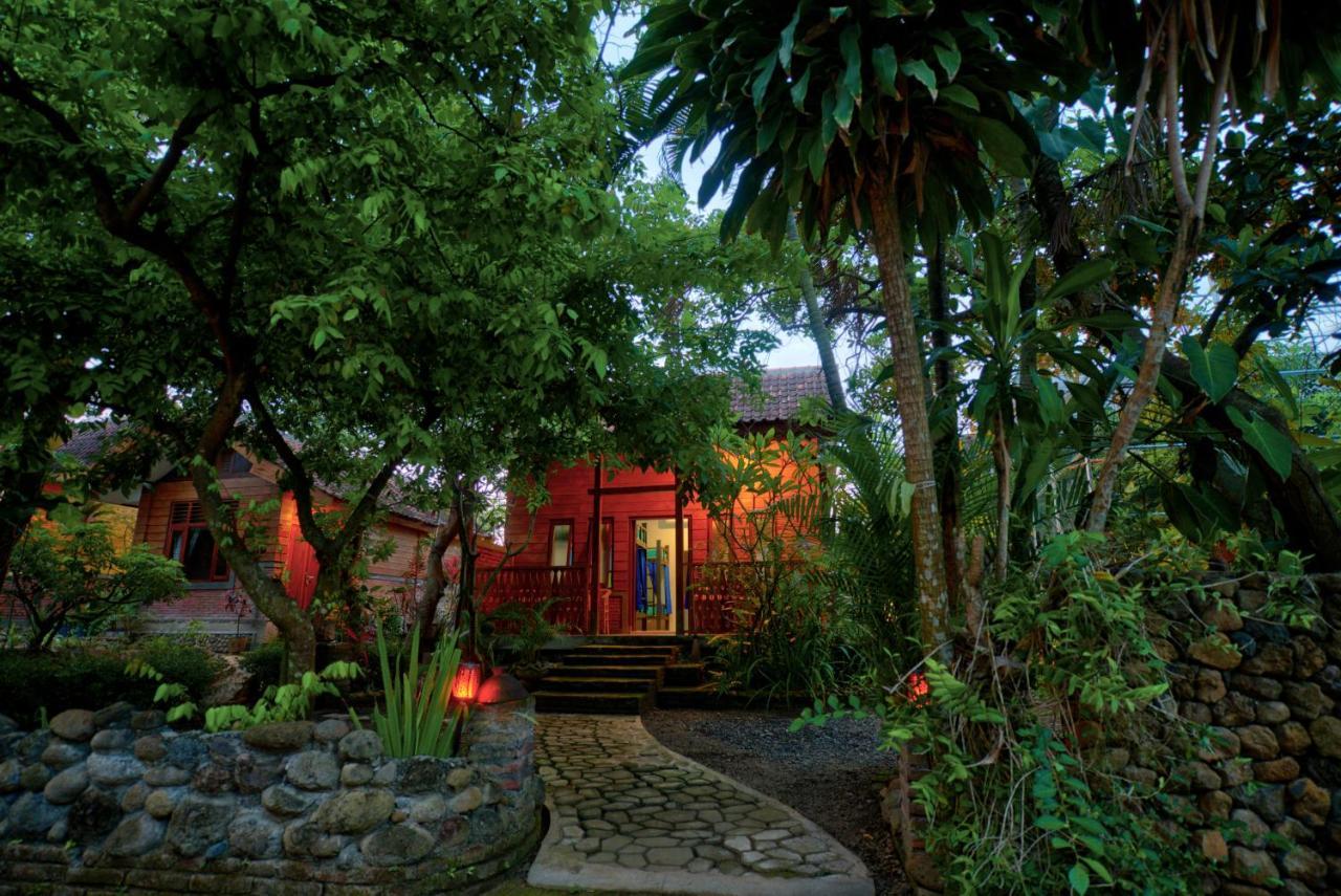 Bata Merah Homestay Banyuwangi  Buitenkant foto