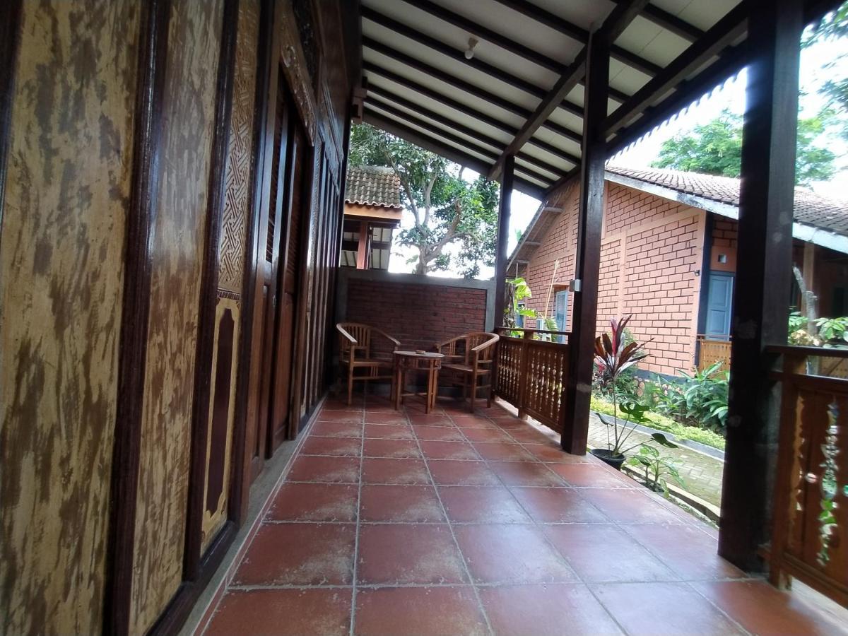 Bata Merah Homestay Banyuwangi  Buitenkant foto